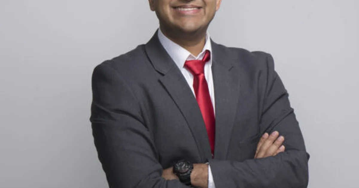 Trump's divisive FDA vaccine regulator self-destructs, will exit agency (again)