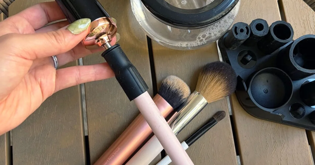This $22 Amazon Find Made Me Want To Clean My Makeup Brushes
